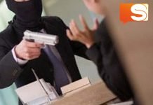 Tentano rapina alla Banca Sella, bloccati dal traffico