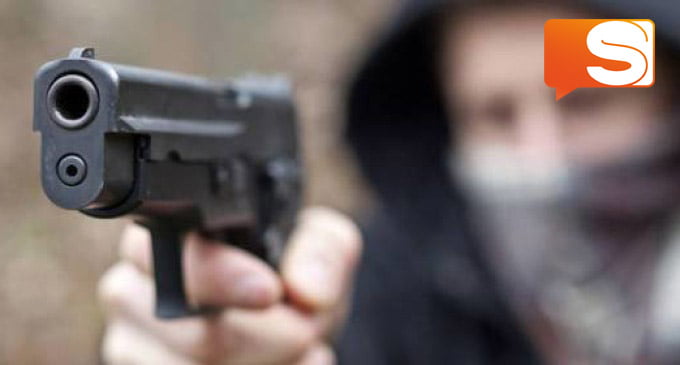 Rapinatore armato Sicilia, rapina a mano armata in farmacia a Palermo: banditi portano via l'incasso