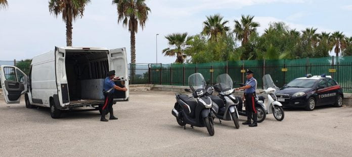 Sicilia,Ladro di scooter bloccato