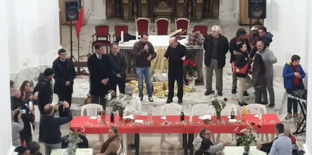 Delia, "Aggiungi un posto a tavola” : partecipazione religiosa in Chiesa Madre(Foto)