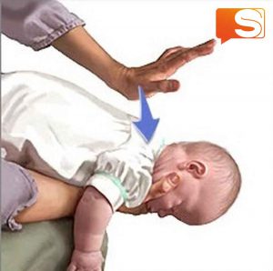 Bimbo di tre anni rischia di soffocare a Mondello.
