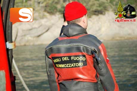 Sommozzatori vigili del fuoco Mezzo meccanico in un invaso a Butera, morto anziano