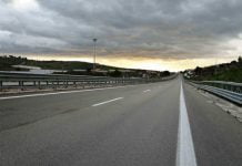 Sicilia, a piedi in autostrada e in stato confusionale: marocchino recuperato dalla polizia