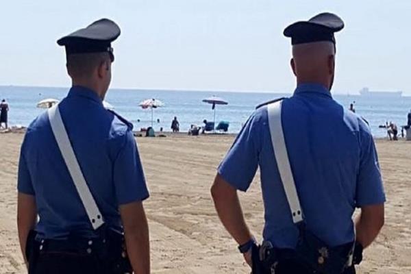carabinieri spiaggia Riserva dello zingaro