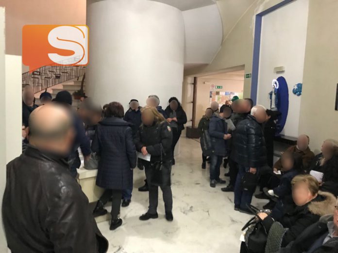 Utenti in fila per info sulla Tari, Canicattì