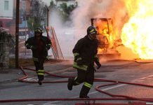 Vigili del fuoco in azione a Trapani