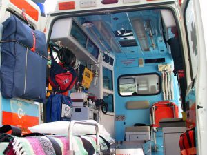 Sciacca, perde il controllo dell'auto e si ribalta: 57enne ferito