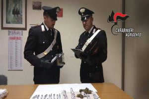 Licata, uomo arrestato per spaccio: la droga nascosta in una scatola di scarpe Licata, uomo arrestato per spaccio: la droga nascosta in una scatola di scarpe