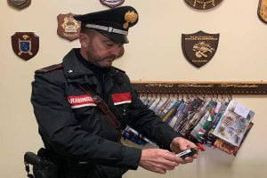 Palermo, utilizza bomboletta spray al peperoncino: denunciato 17enne Palermo, utilizza bomboletta spray al peperoncino: denunciato 17enne