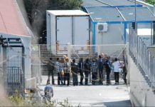 Caltanissetta, rivolta a Pian del Lago: 5 tunisini arrestati