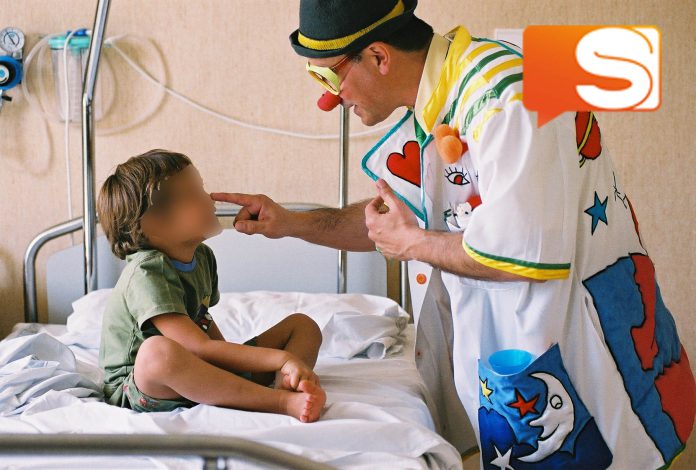 clown dottori dell’associazione “Ci ridiamo sù” di Ragusa al reparto di Day Hospital Oncologico
