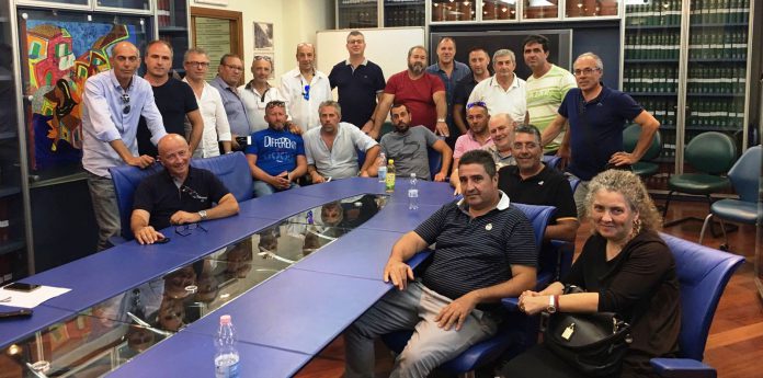 Rosario Crocetta convoca i forestali e non si presenta all'appuntamento
