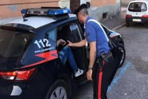 Misilmeri, estorsione con cavallo di ritorno: arrestato 19enne