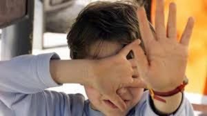 San Cataldo, maltratta i piccoli alunni: sospesa maestra