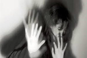 Sicilia, donna rifiuta avance di un afgano e viene malmenata