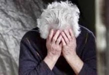 Sciacca, minaccia e picchia i nonni perché vuole lo scooter: denunciato 15enne