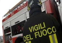 Auto a fuoco a Porto Empedocle,vigili fuoco