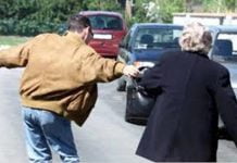 Ragusa, 16enne scippa e ferisce un’anziana: fermato da carabiniere fuori sevizio