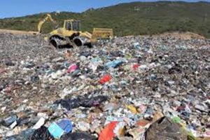 Agrigento, terreni pieni di rifiuti: sequestrate discariche abusive nei pressi di Naro
