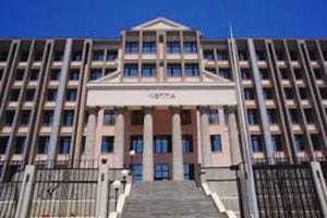 Agrigento, avrebbe abusato della nipotina sotto la “copertura” della madre: due i condannati