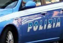 Sicilia, lui tenta di strangolarla ma lei si lancia dall’auto: denunciato 27enne polizia
