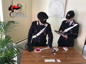 Favara, compra gioielli con un assegno falso: arrestato 38enne