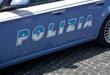 Caltanissetta, ruba borsa al cimitero: preso un minorenne polizia