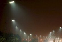 Canicattì, circonvallazione: lampione abbattuto, fili elettrici pericolosi