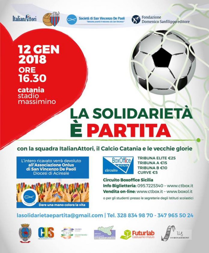 in campo la squadra italianattori, il catania calcio e le vecchie glorie rossazzurre