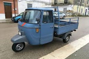 Canicattì, rubano motoape e la fanno ribaltare: mistero sugli autori del reato Canicattì, rubano motoape e la fanno ribaltare: mistero sugli autori del reato
