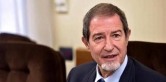 Sicilia, fiamme in un terreno appartenente al Governatore Musumeci