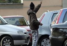 parcheggiatore abusivo, denunciato