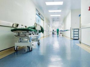 Sicilia, accompagna la figlia al pronto soccorso ma ha un malore: deceduto 49enne