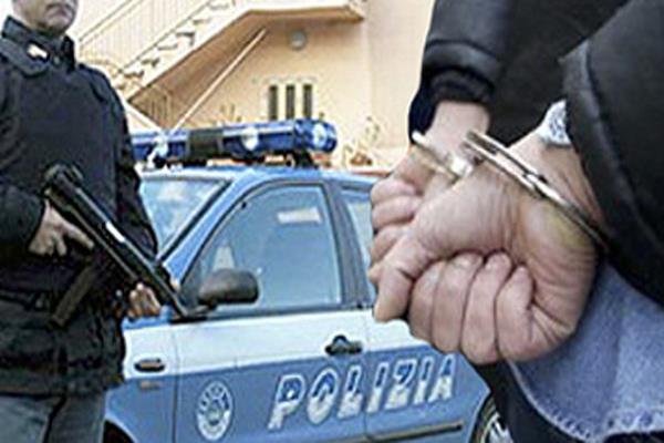 polizia arrestato rapinatore