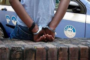 Agrigento, sbarcati nonostante divieto di espulsione: arrestati clandestini Agrigento, sbarcati nonostante divieto di espulsione: arrestati clandestini