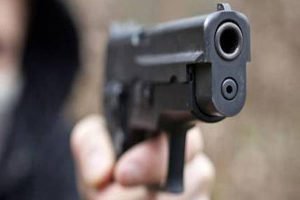Favara, armato di pistola assalta supermercato: è caccia al bandito Favara, armato di pistola assalta supermercato: è caccia al bandito