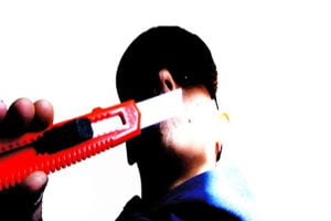 Canicattì, tenta di rapinare un barbiere con un taglierino ma viene cacciato via
