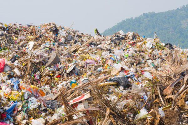 rifiuti-discarica Rifiuti, i