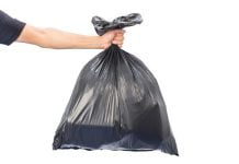 Agrigento, lancia rifiuti dalla finestra: multata sporcacciona