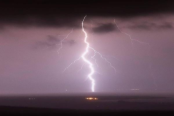 saetta-temporale-gargano-640x717 (Copy)