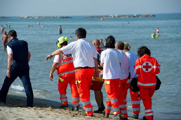 soccorsi-spiaggia Morte turista Cefalù