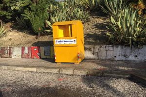 Canicattì, collocati i nuovi contenitori per gli indumenti usati(Foto) Canicattì, collocati i nuovi contenitori per gli indumenti usati(Foto)