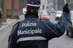Sicilia, lotta all'abusivismo: vigili urbani sequestrano villa sul mare