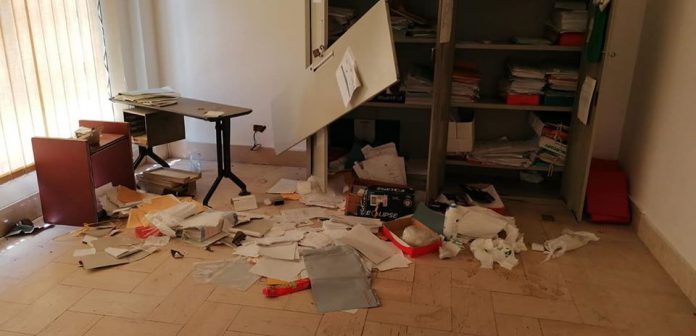 Vandali-allinterno-della-scuola-Rapisardi-di-Canicattì Vandali-allinterno-della-scuola-Rapisardi-di-Canicattì