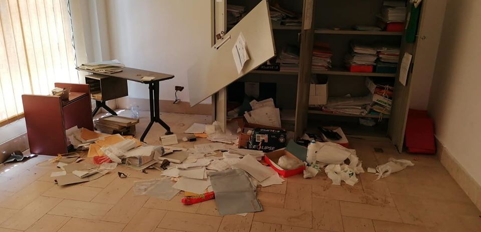 Canicattì, vandalizzata la scuola Rapisardi: lo sfogo del Sindaco sui social Canicattì, vandalizzata la scuola Rapisardi: lo sfogo del Sindaco sui social