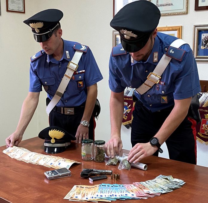 Messina, arresto coniugi per armi e droga