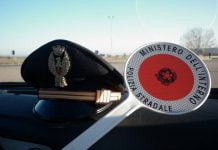 Canicattì, in auto con mazza da baseball e coltelli a serramanico: denunciati due 40enni Controlli Polizia