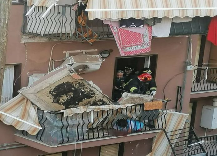 Donna sotto le macerie a Caltanissetta