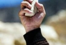 Canicattì, prende a sassate donna che non voleva pagare parcheggio: denunciato parcheggiatore abusivo