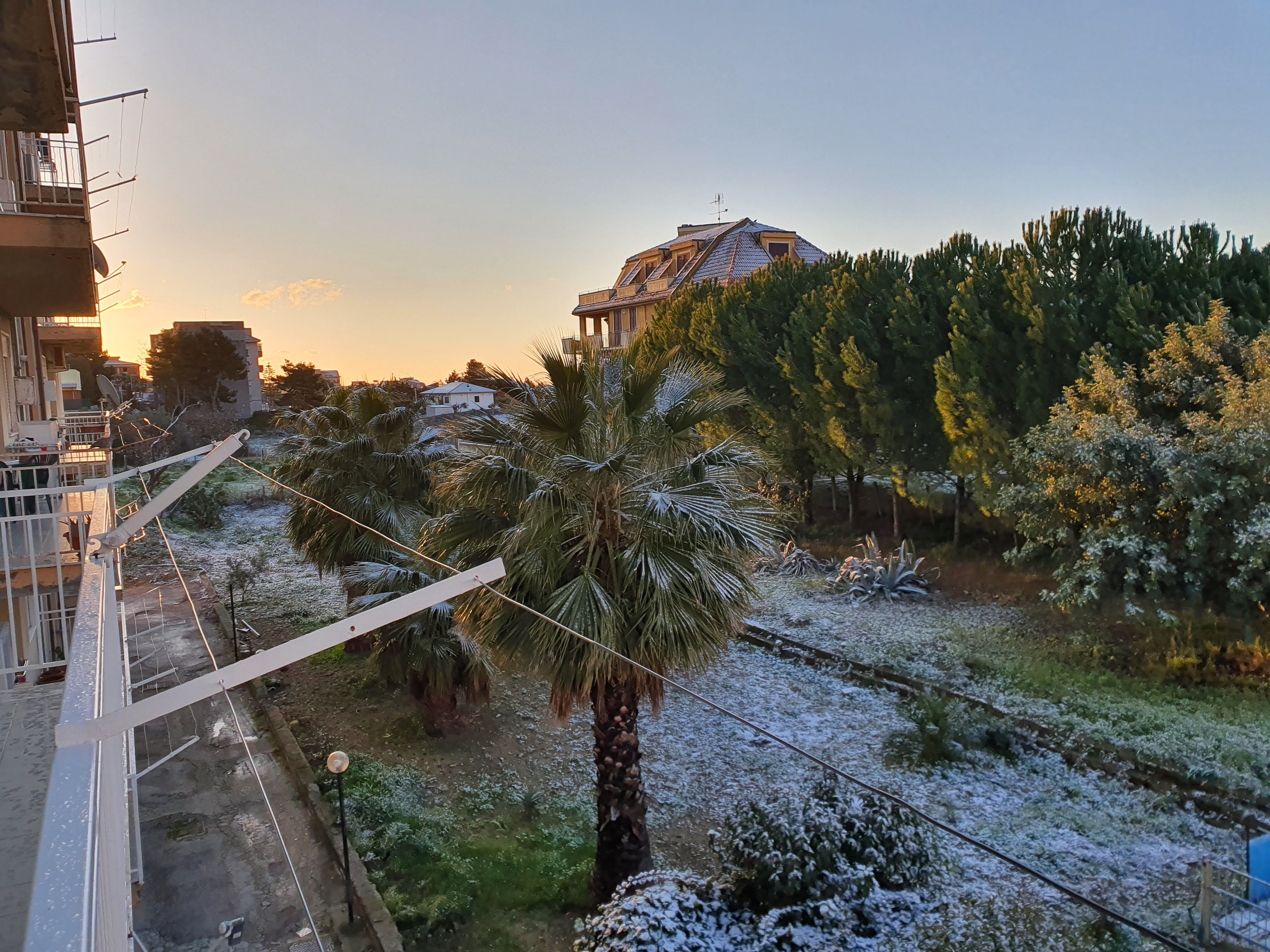 Canicattì, come da previsioni è arrivata qualche spruzzata di neve (foto e video) Canicattì, come da previsioni è arrivata qualche spruzzata di neve (foto e video)
